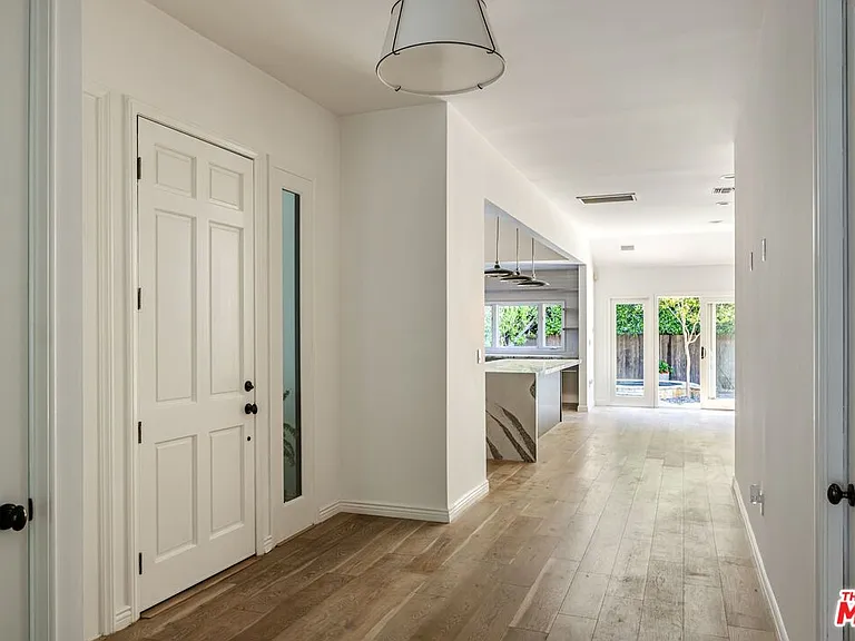 11362 Chenault St — Photo 5