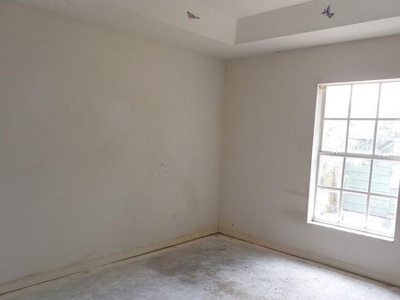 5th image of 1109 Avenue K