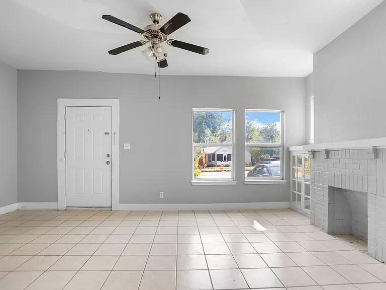 2107 Gorman Ave — Photo 5