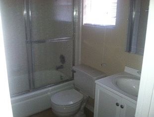 2nd image of 1060 E Washington Ave APT 15