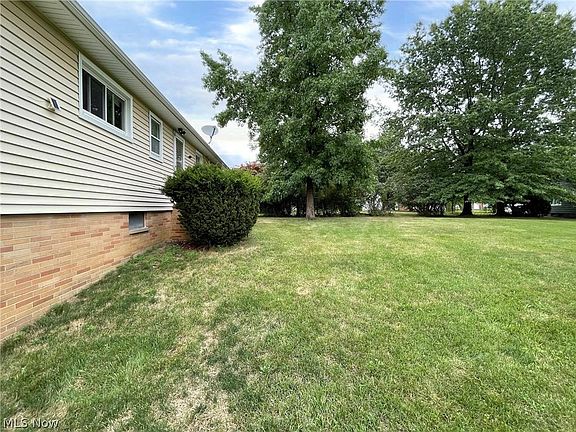 3rd image of 24078 Glenbrook Blvd