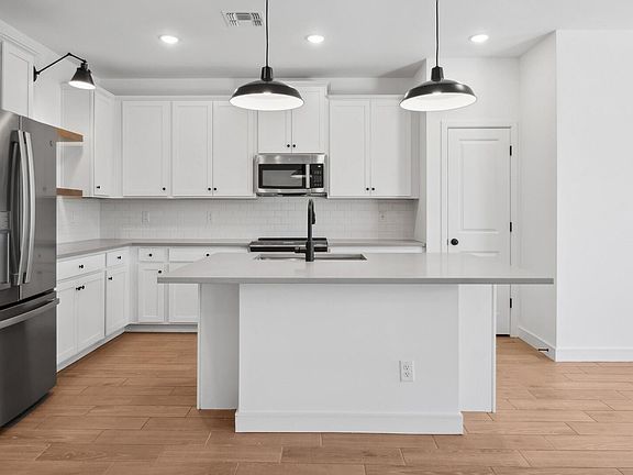 5th image of 42405 W Krista Drive