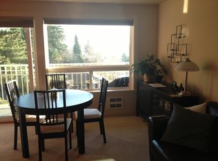 121 N 46th St APT 202, Seattle, WA 98103