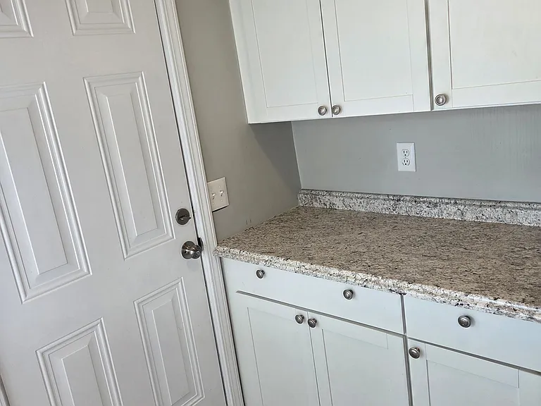 1120 Sale Ave — Photo 7
