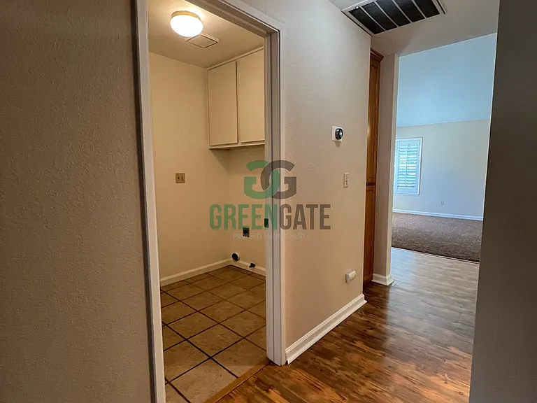 3901 Setrok Ct — Photo 16