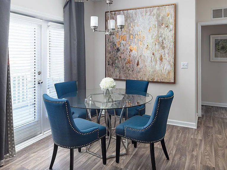 Manchester Place Apartments — Photo 10