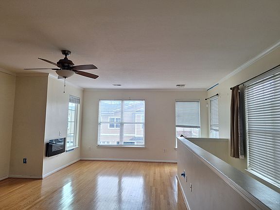 Living area without furniture