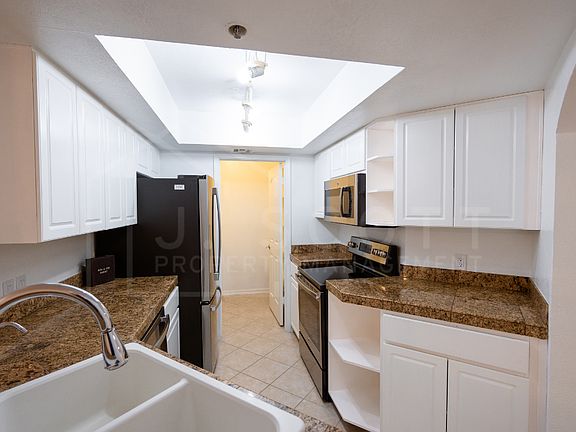 5th image of 5104 N 32nd St