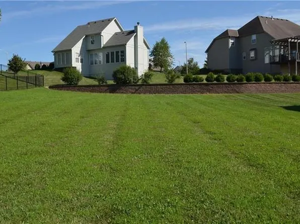 4415 NE 63rd St, Gladstone, MO 64119