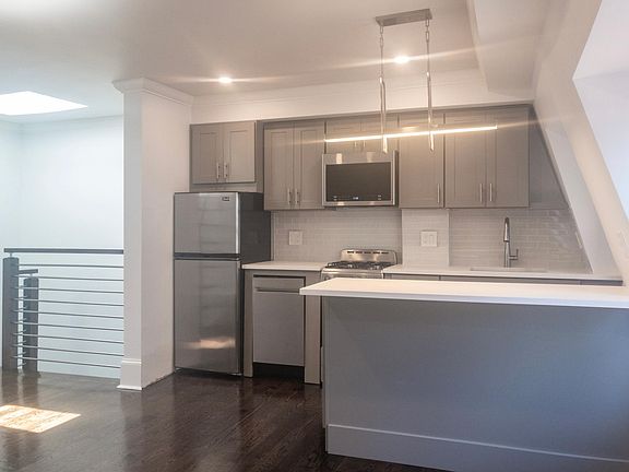 5th image of 2 Goodwin Pl APT 4