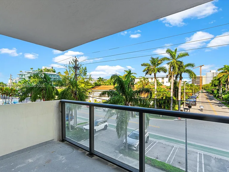 9800 W Bay Harbor Dr #308 — Photo 32
