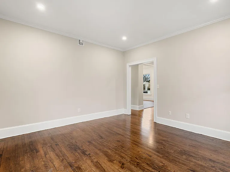 10 King St #2 — Photo 9