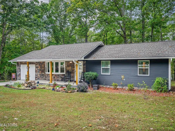 155 Lakeshire Dr, Crossville, TN 38558