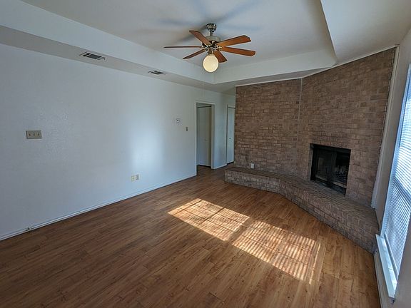 3rd image of 212 Lanham Ct