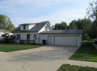 930 9th Ave NE, Watertown, SD 57201