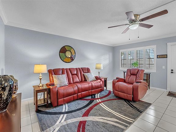 5th image of 290 Farnham M