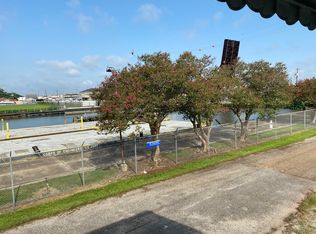 424 Texaco Ln APT 4, Harvey, LA 70058