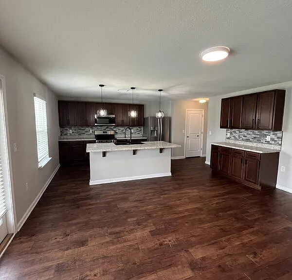 4905 Kensington Ln — Photo 3