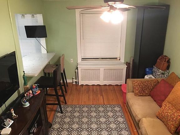 3rd image of 3047 Hobart St #1P