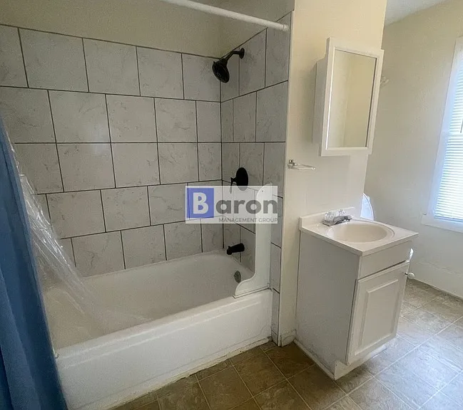 602 E Dayton St #D — Photo 1
