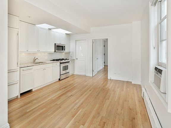 3rd image of 317 W 89th St APT Phe