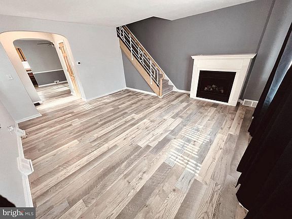 5th image of 8032 Lexington Ave