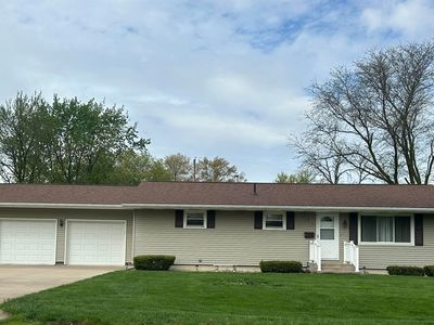 325 S 6th St, Wapello, IA, 52653
