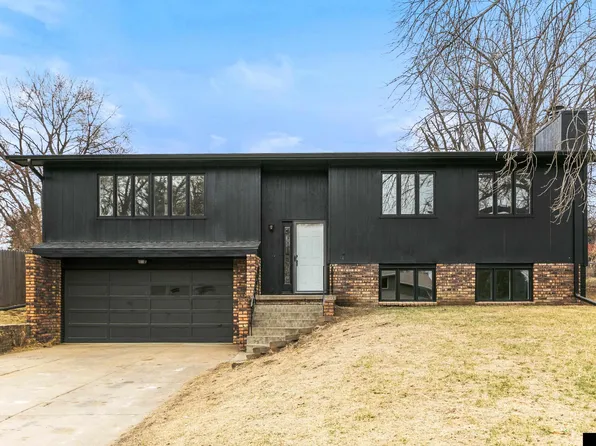 7624 Wirt St, Omaha, NE 68134