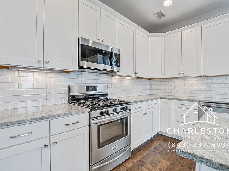 860 W Madison Ave — Photo 5