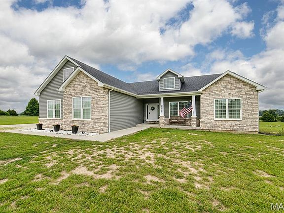 2nd image of 22845 Jewell Lynn Ct