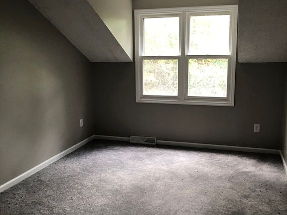 5th image of 4037 Chaucer Pl #1