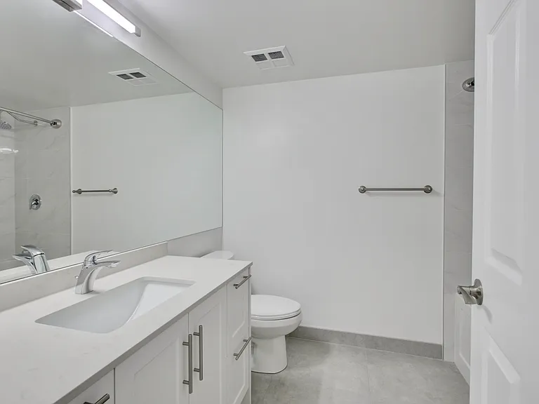 828 Howe St — Photo 18
