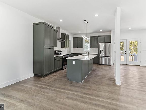 4th image of 109 Red Cedar Dr