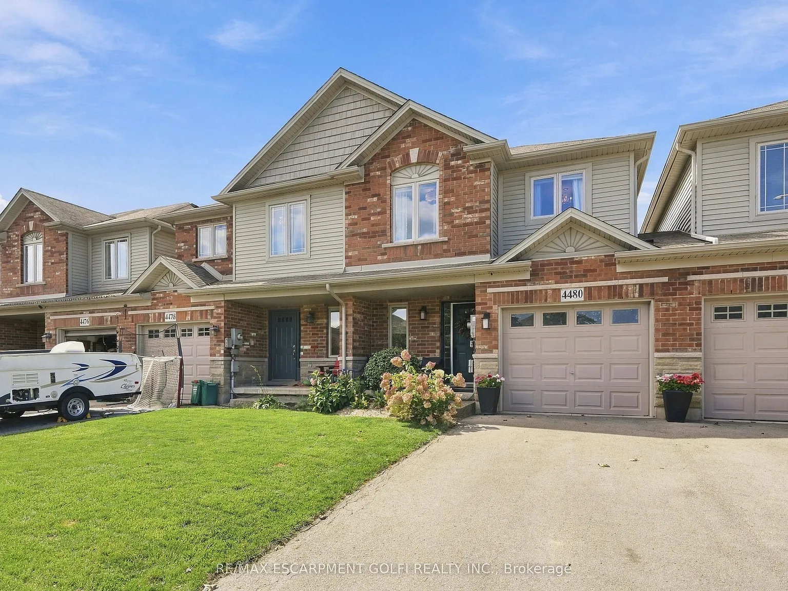 3 bed, $2,950 — Photo 2
