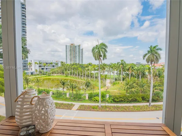 200 Diplomat Pkwy APT 519, Hallandale, FL 33009