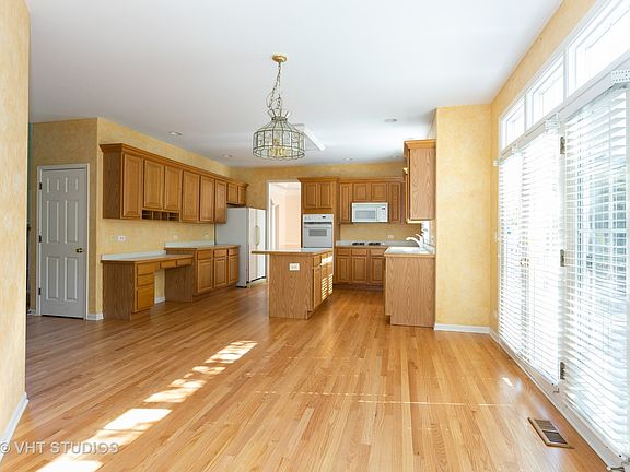 5th image of 2416 New Haven Dr