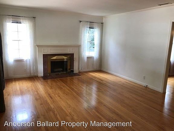 3rd image of 4852 La Canada Blvd