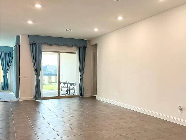 689 Cape Capri Dr — Photo 6