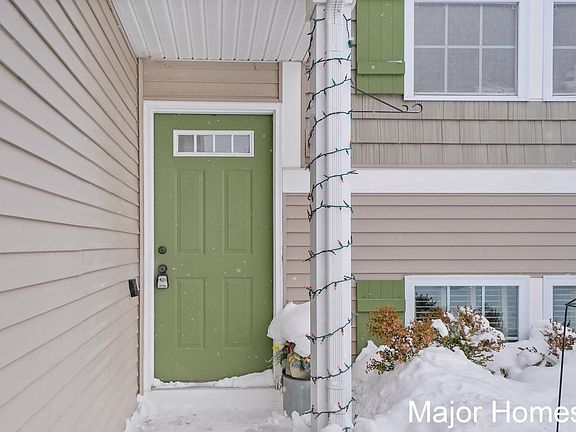 5th image of 8407 Pebble Dr NE