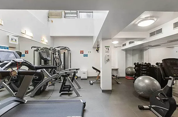 Rented by Oxford Property Group | media 12