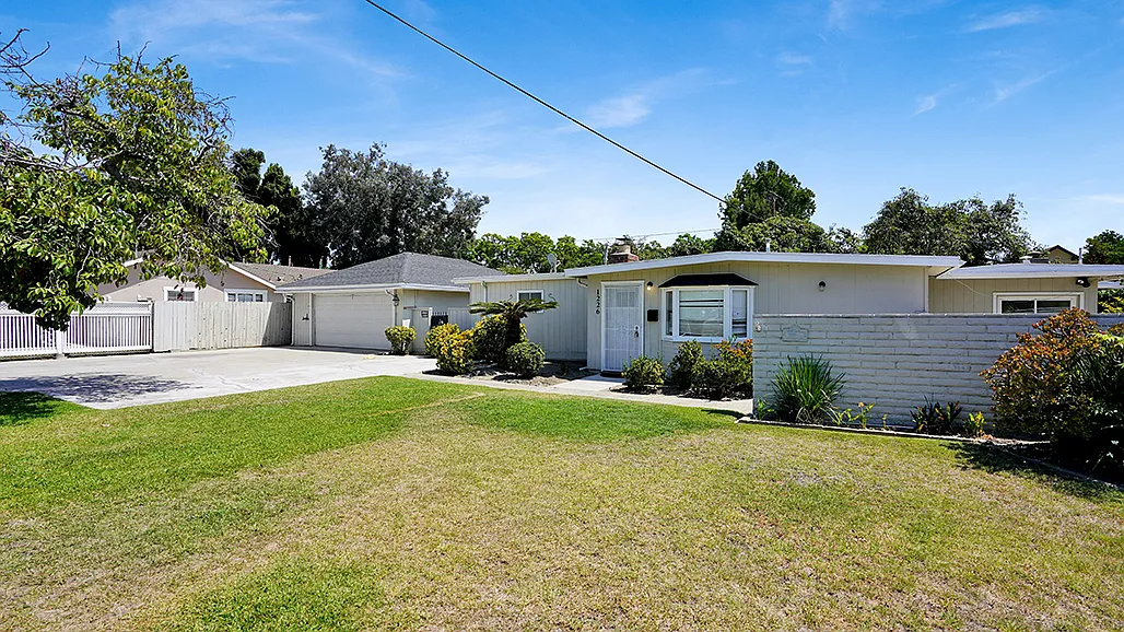 W North St, Anaheim — Photo 1