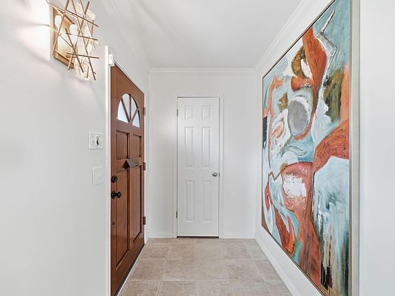 4th image of 6457 Burgoyne Rd #29