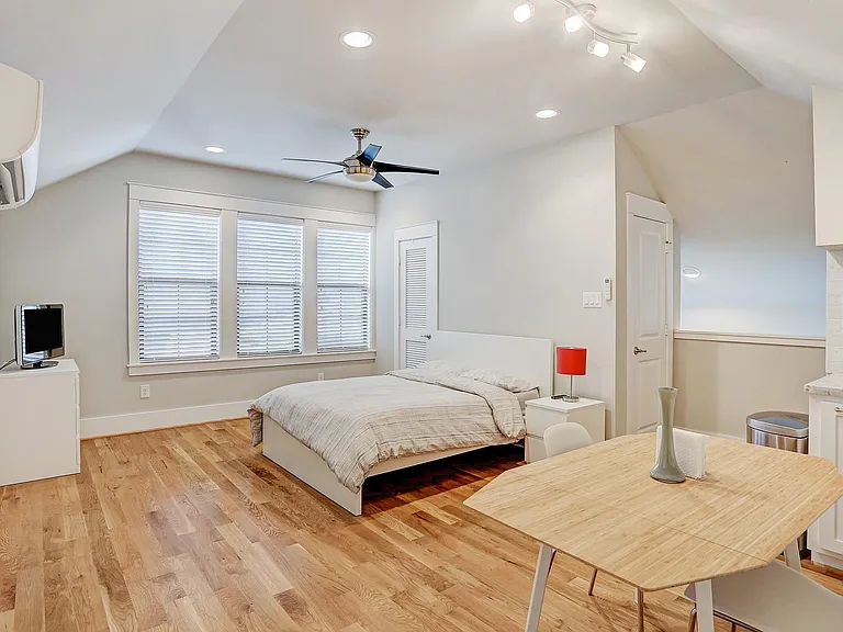 5655 Locke Ln — Photo 38
