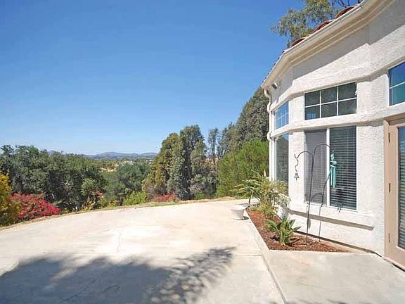 3rd image of 2498 Briarwood Ct