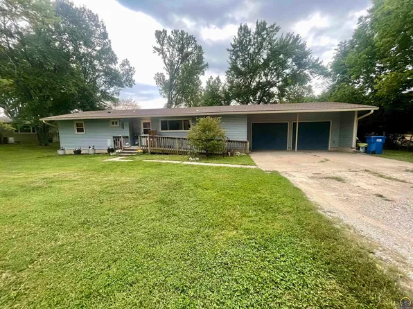 521 NE Edgewood Dr, Topeka, KS 66617