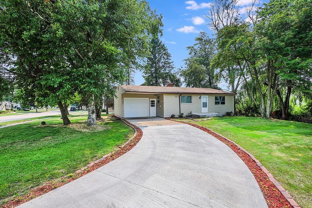 315 East Magnolia AVENUE