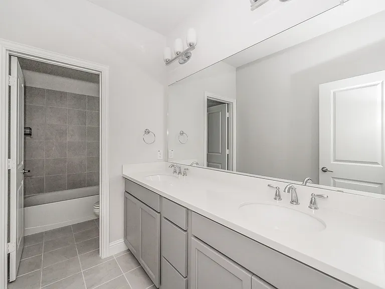 727 Mahogany Ln — Photo 22