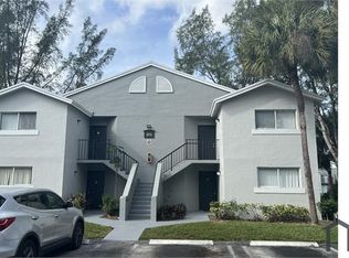983 Lake Terry Dr APT D, Royal Palm Beach, FL 33411