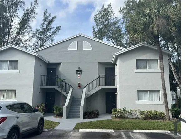 983 Lake Terry Dr APT D, Royal Palm Beach, FL 33411