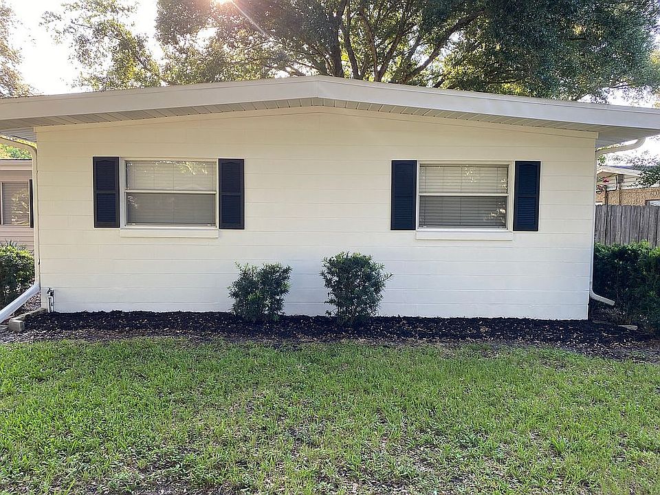 2nd image of 1401 Montclair Ct